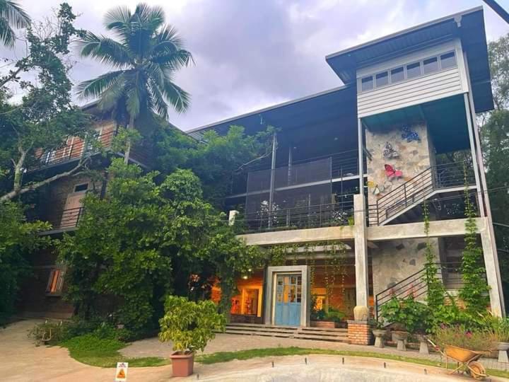 Ceylon Kingsmen Garden Hotel - Katunayake Negombo Exterior foto